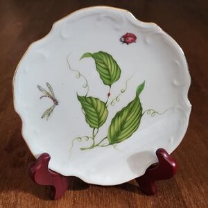 I. Godinger & Co. Decorative White and Green Porcelain Plate